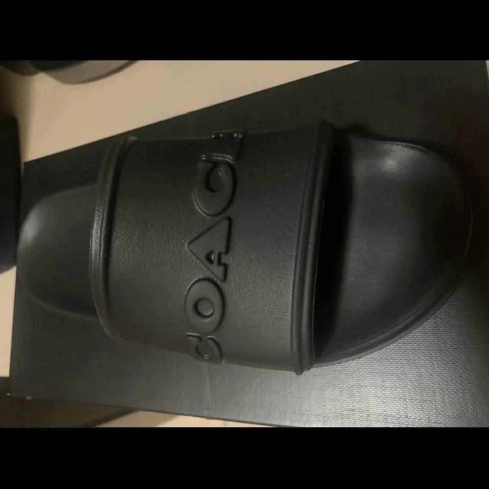 Coach Slides 8 D,  Black, Jesse - Picture 3 of 5